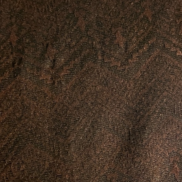 Small dark burgundy/black coloured fitted dress with 3/4 length sleeve - Picture 4 of 5